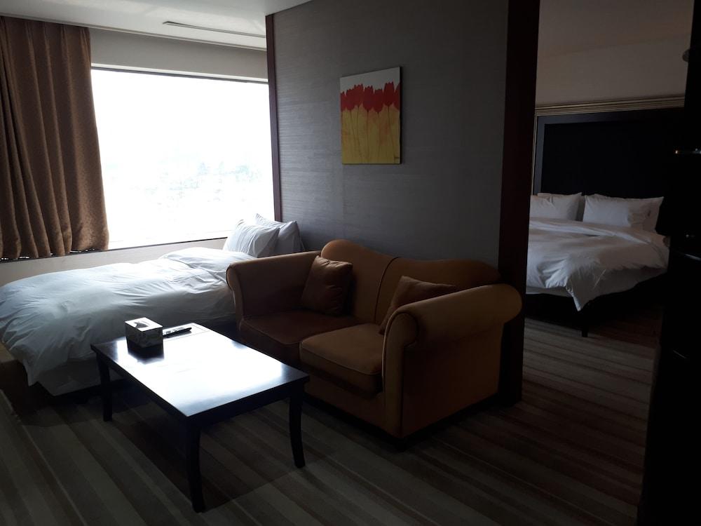 Philos Hotel Пхохан Экстерьер фото